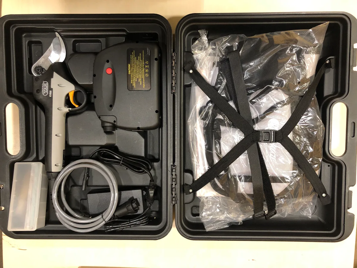 Tijera de poda a batería Kamikaze KV600 · corte progresivo Ø 35 mm · batería externa 44 V 4,4 Ah — foto 6