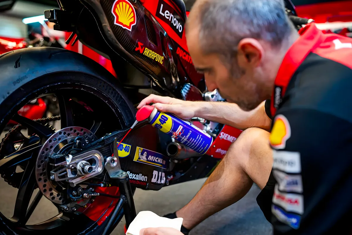 WD-40 Lubricante Doble Accion Multi-Uso Spray 250 ml — foto 3