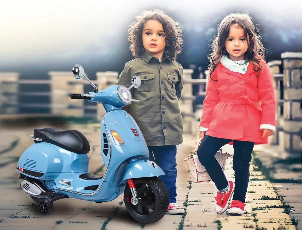 Moto Vespa infantil Jamara Gts 125 Azul 12v — foto 4