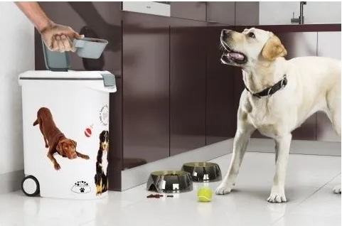 Contenedor para pienso perros con ruedas 12kg 35 litros — foto 2