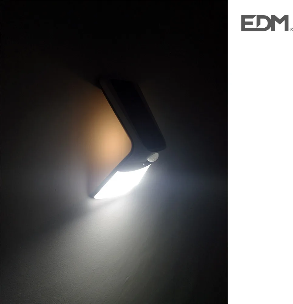 Luz solar exterior jardín recargable con sensor de presencia Edm negra 430 lumnes — foto 4