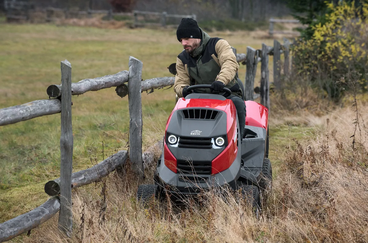 Tractor cortacésped SECO Challenge AJVI 92 cm · recogedor 300 L — foto 13