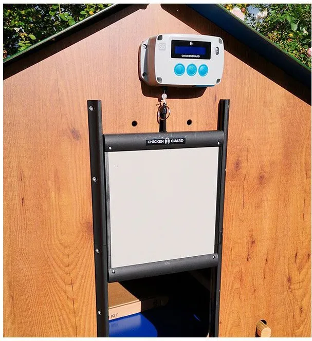 Puerta Automatica para Gallinas Chickenguard Extreme — foto 3