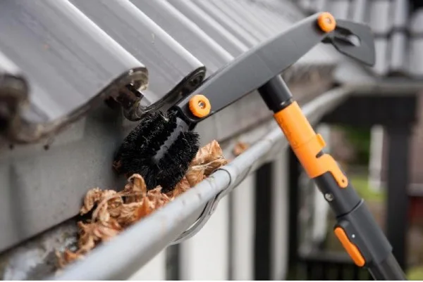Limpia Canalones con Mango Telescopico 4 mt QuickFit L Fiskars — foto 5