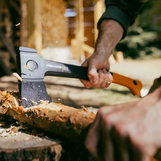 Hacha universal X-series X18 Fiskars Hoja S — foto 10