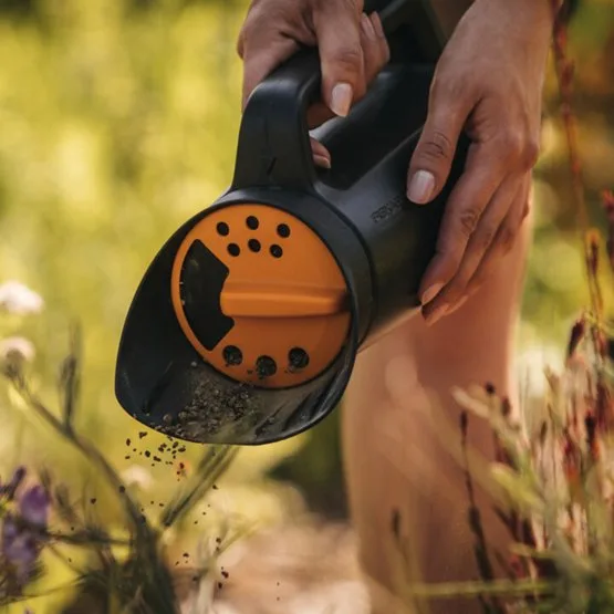 Esparcidor de Semillas Solid Fiskars — foto 4