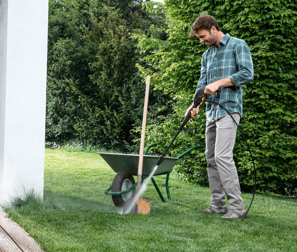 Hidrolimpiadora Karcher K2 Universal — foto 2