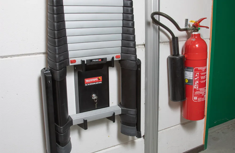 Soporte Pared Escalera Prime Line con Cerradura — foto 6