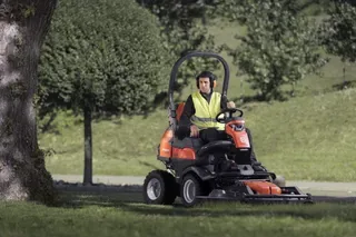 Rider cortacésped para jardines extensos Husqvarna P 524X — foto 2