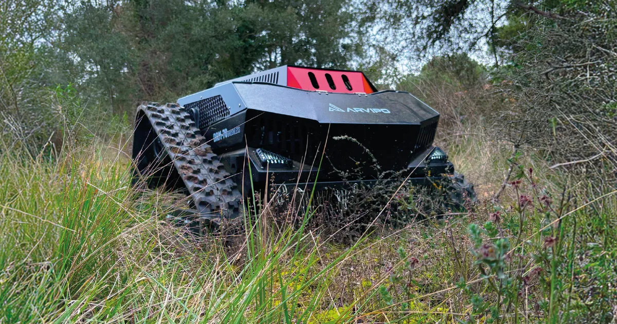 Robot Desbrozadora Control Remoto Arvipo DRM-70 Brushless — foto 5